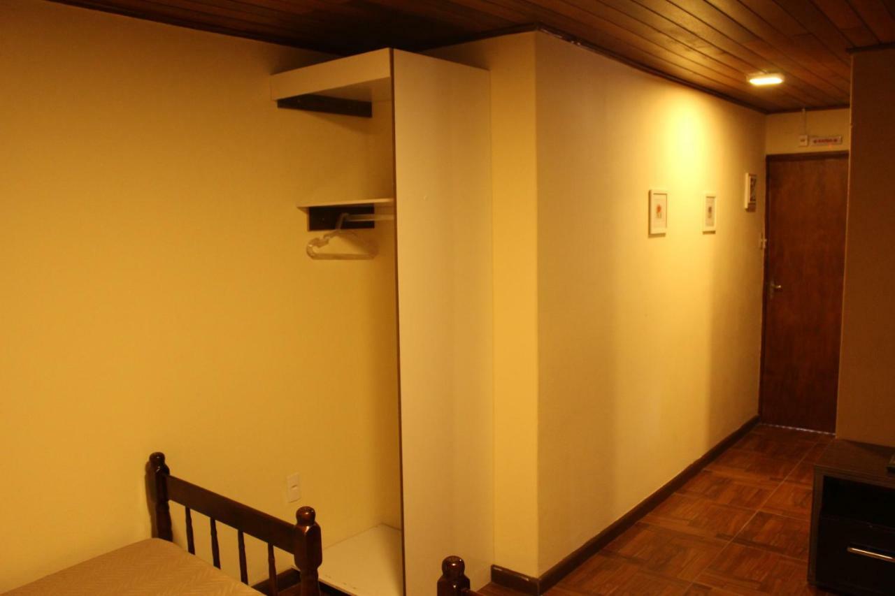 Pousada Tras Os Montes Sao Bento do Sapucai Ngoại thất bức ảnh